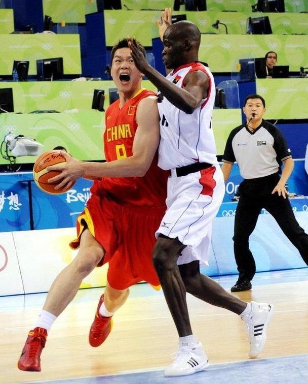 头部队伍的 头部队伍的